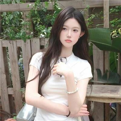 像两滴水
